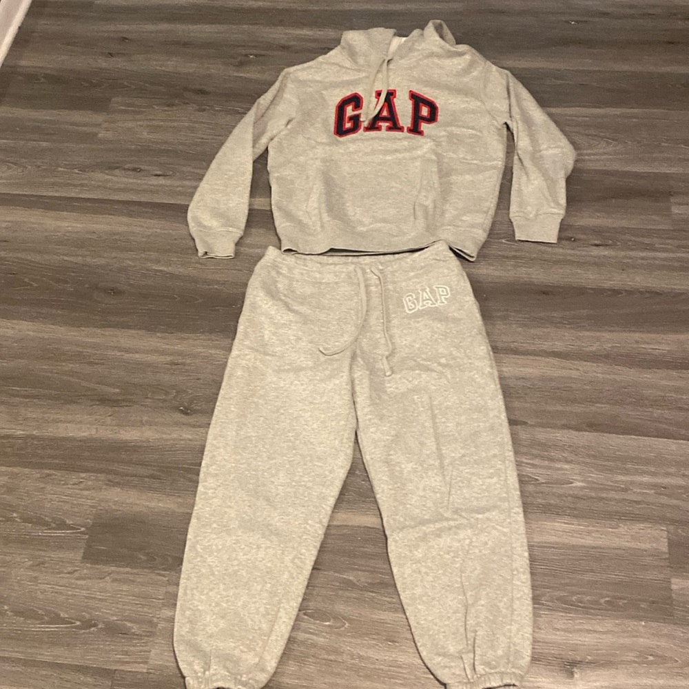 SOLD;Gap sir S hoodie/joggers set